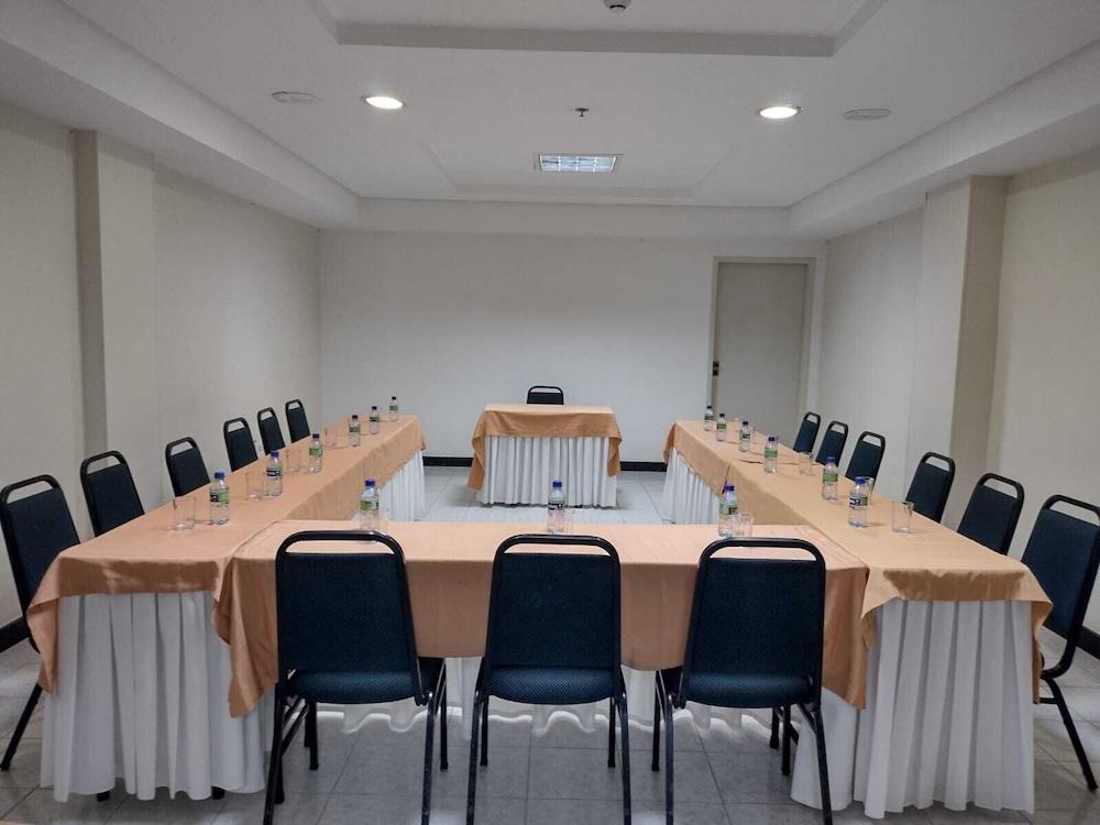 Hotel Euro Suite Recife Boa Viagem By Nacional Inn Exterior photo